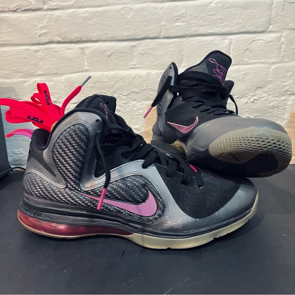 Nike Lebron 9 Miami Nights mens sz 10 basketball shoes grey purple black cherry